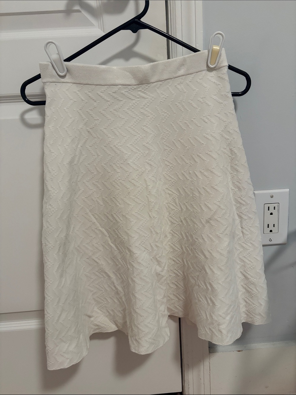 Women’s Textured A-Line Skirt in White